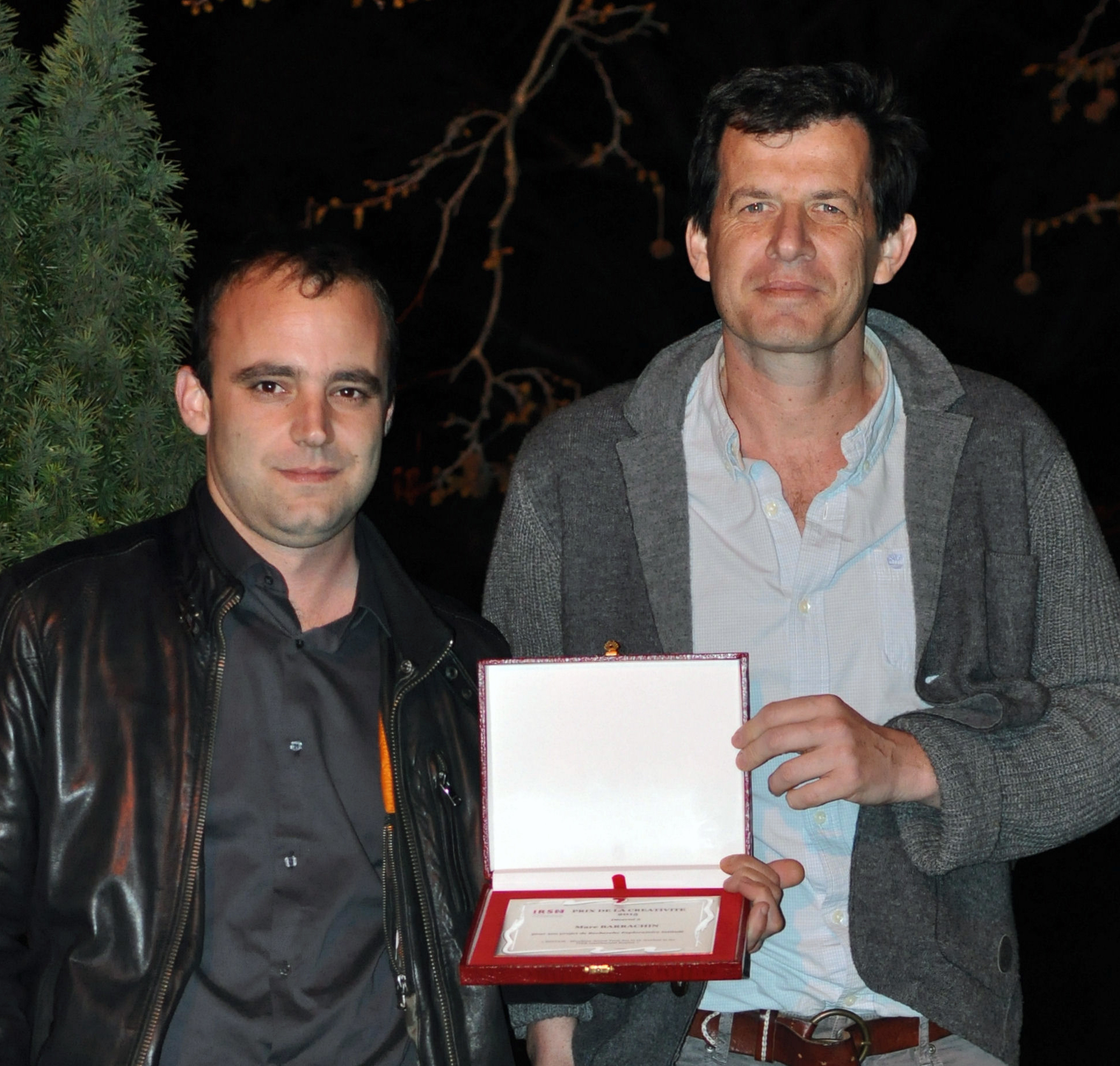 Photo : François Virot et Marc Barrachin (à droite) lors des Journées des thèses 2015 © IRSN