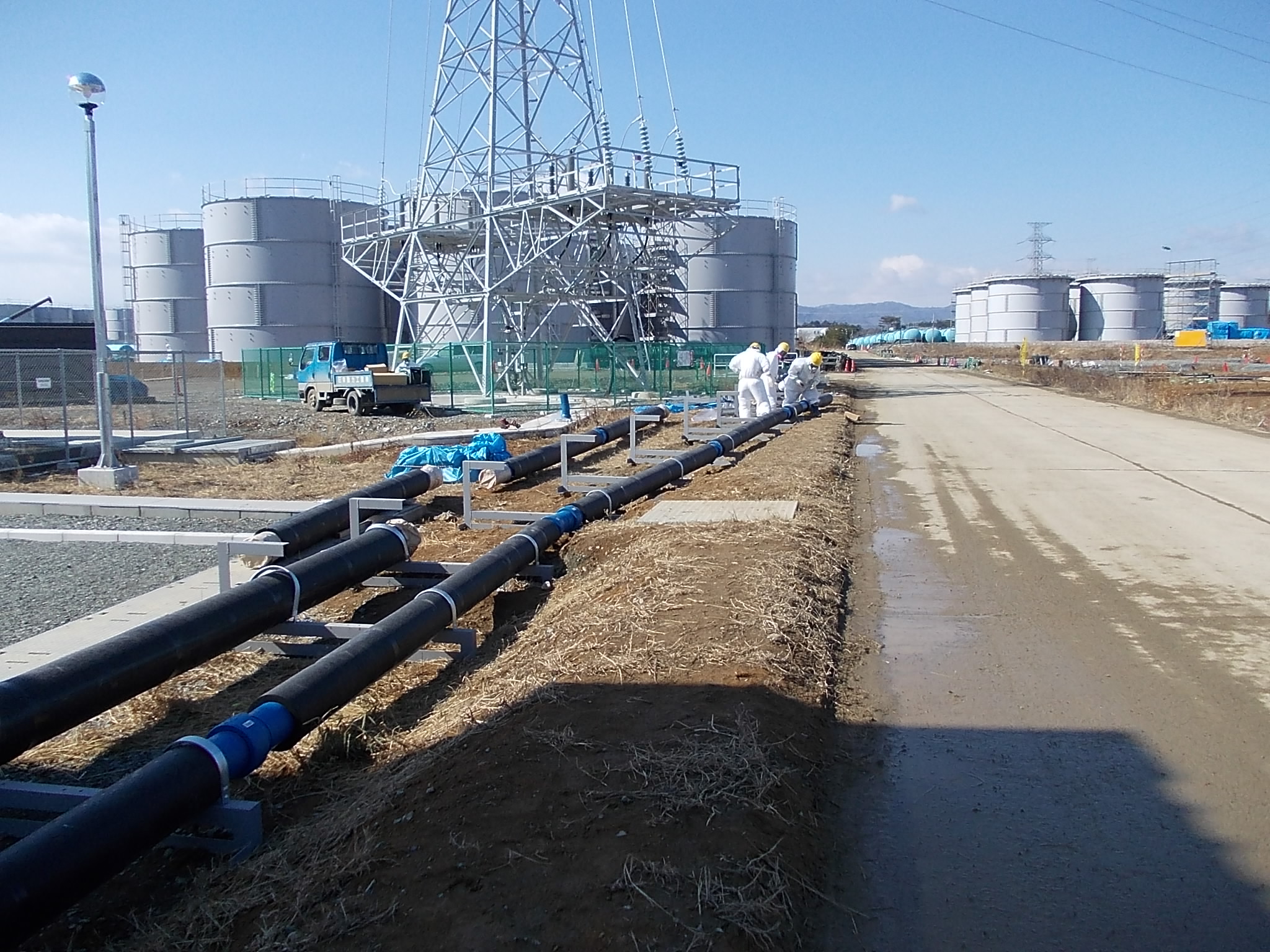 Fukushima Daiichi in 2013 - Groundwater bypass construction. © TEPCO